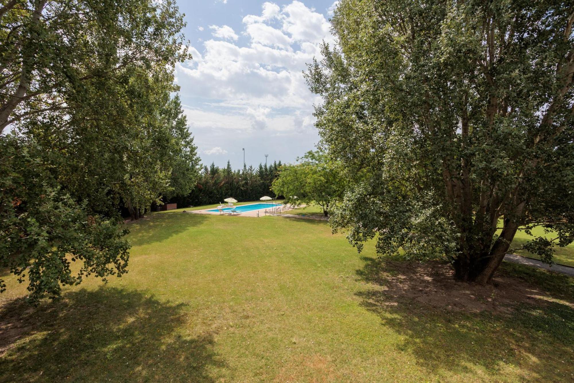Eurhotel Fontevivo Buitenkant foto